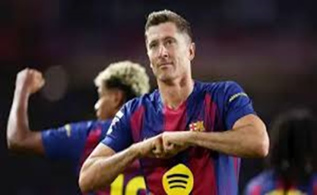 يفضله على الأمريكي...اجتماع حاسم يضع ليفاندوفسكي على أبواب الدوري السعودي