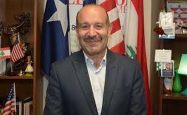 برلماني لبناني: حزب الله لن يسلّم سلاحه إلا بأوامر من خامنئي